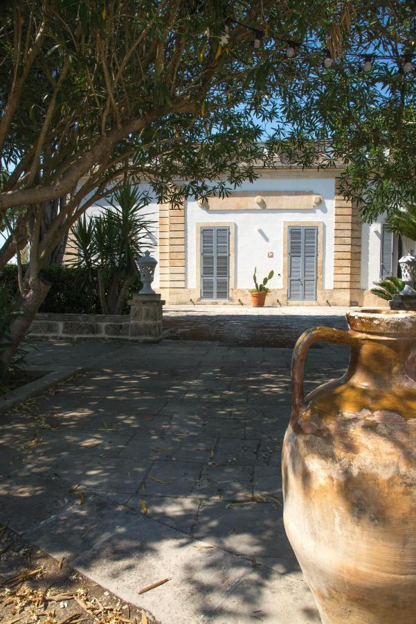 Dimora Del Duca, Masseria B&B Di Charme มอนเตโรนิดิเลชเช ภายนอก รูปภาพ