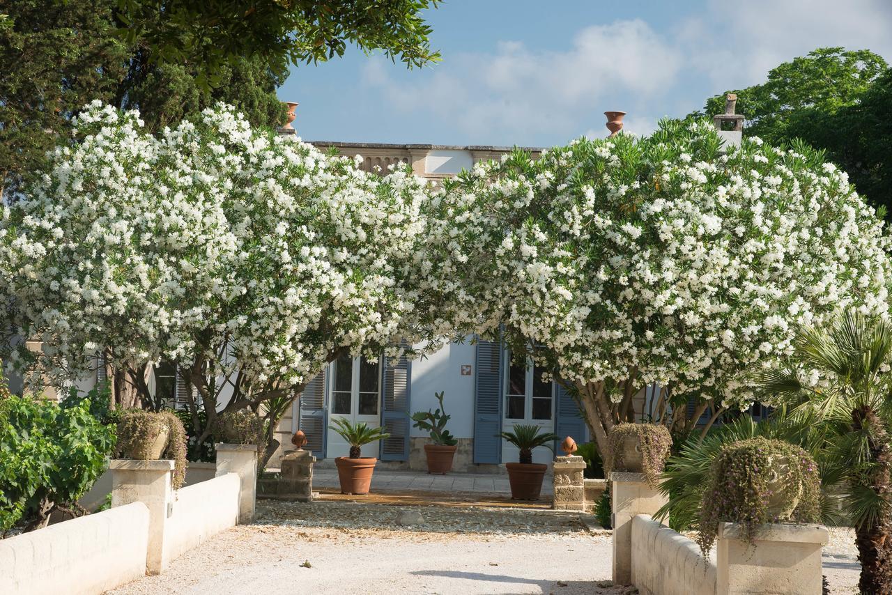 Dimora Del Duca, Masseria B&B Di Charme มอนเตโรนิดิเลชเช ภายนอก รูปภาพ