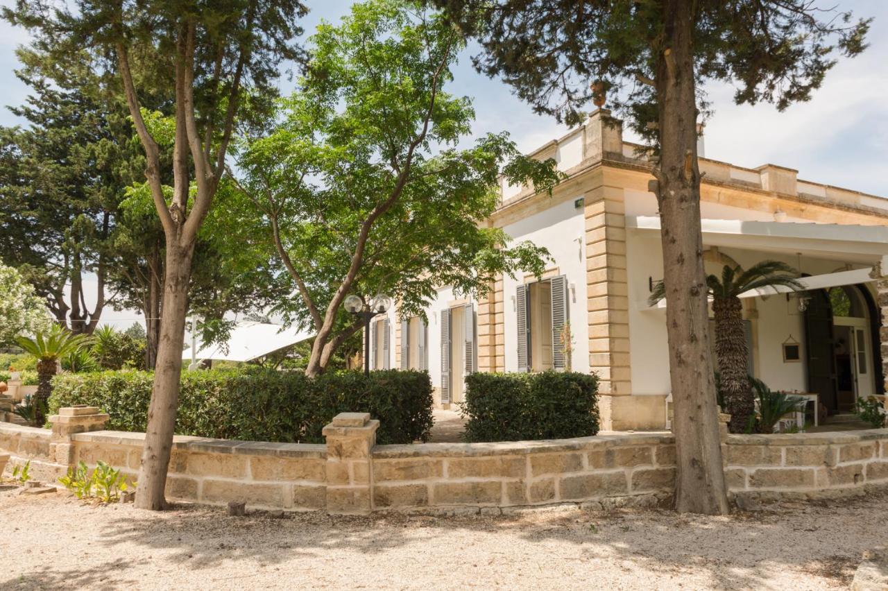 Dimora Del Duca, Masseria B&B Di Charme มอนเตโรนิดิเลชเช ภายนอก รูปภาพ
