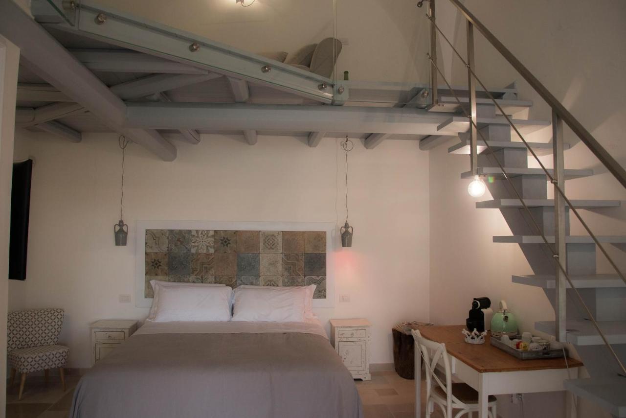 Dimora Del Duca, Masseria B&B Di Charme มอนเตโรนิดิเลชเช ภายนอก รูปภาพ