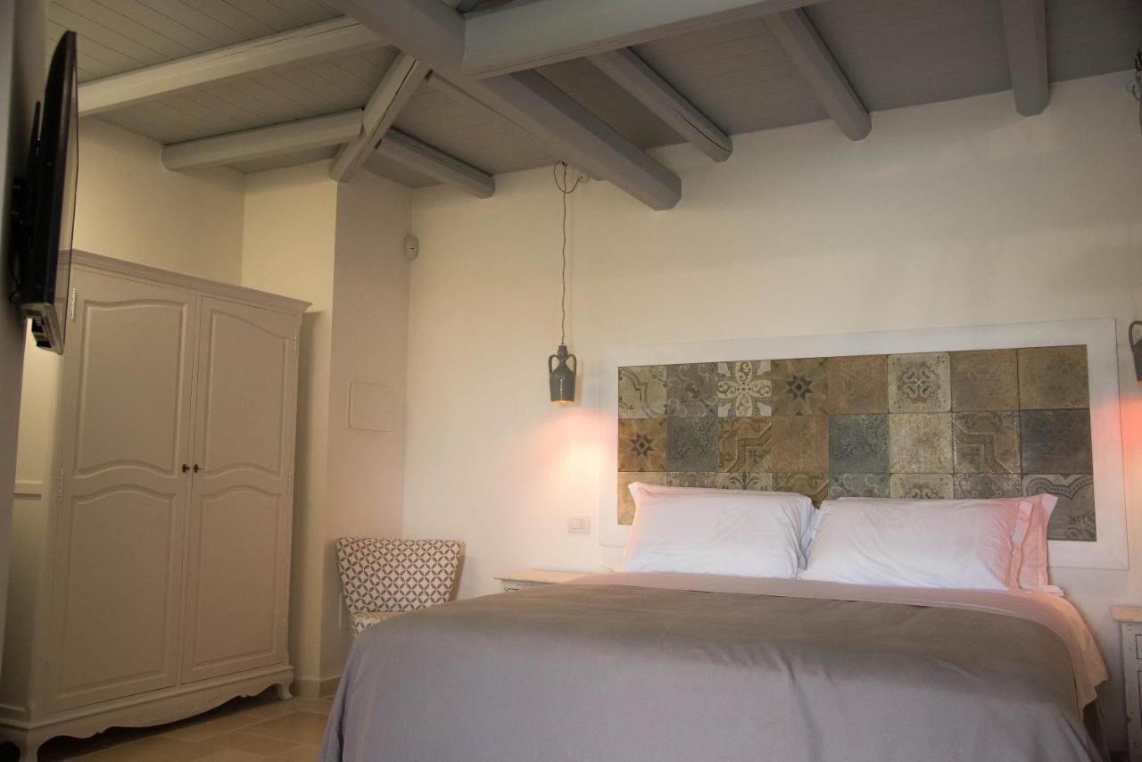 Dimora Del Duca, Masseria B&B Di Charme มอนเตโรนิดิเลชเช ภายนอก รูปภาพ